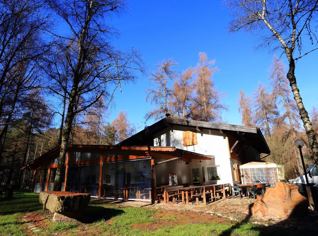 Albergo Pineta Castello-Molina di Fiemme Exterior foto
